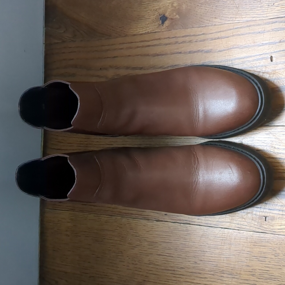 Cole Haan size 6 Greenwich Chelsea booties